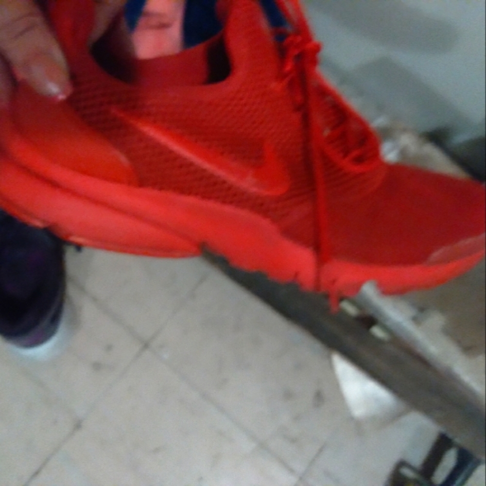 Boyzs size 5 slip on tie up red Nikes